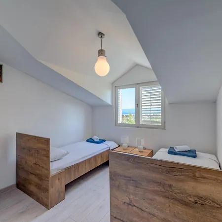Falcon Nest 3bdr Sea View & Free Parking Apartment