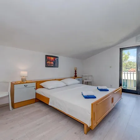 Falcon Nest 3bdr Sea View & Free Parking *