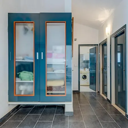 Apartment Falcon Nest 3bdr Sea View & Free Parking Kamen