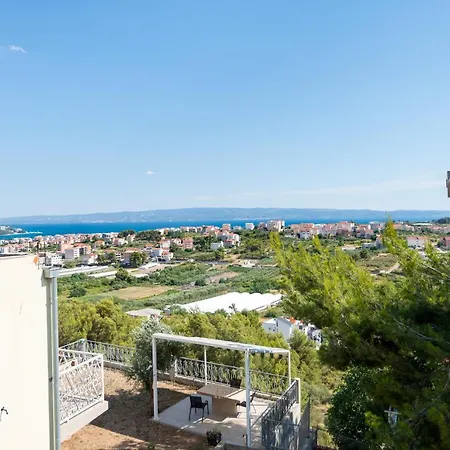 Falcon Nest 3bdr Sea View & Free Parking Apartment